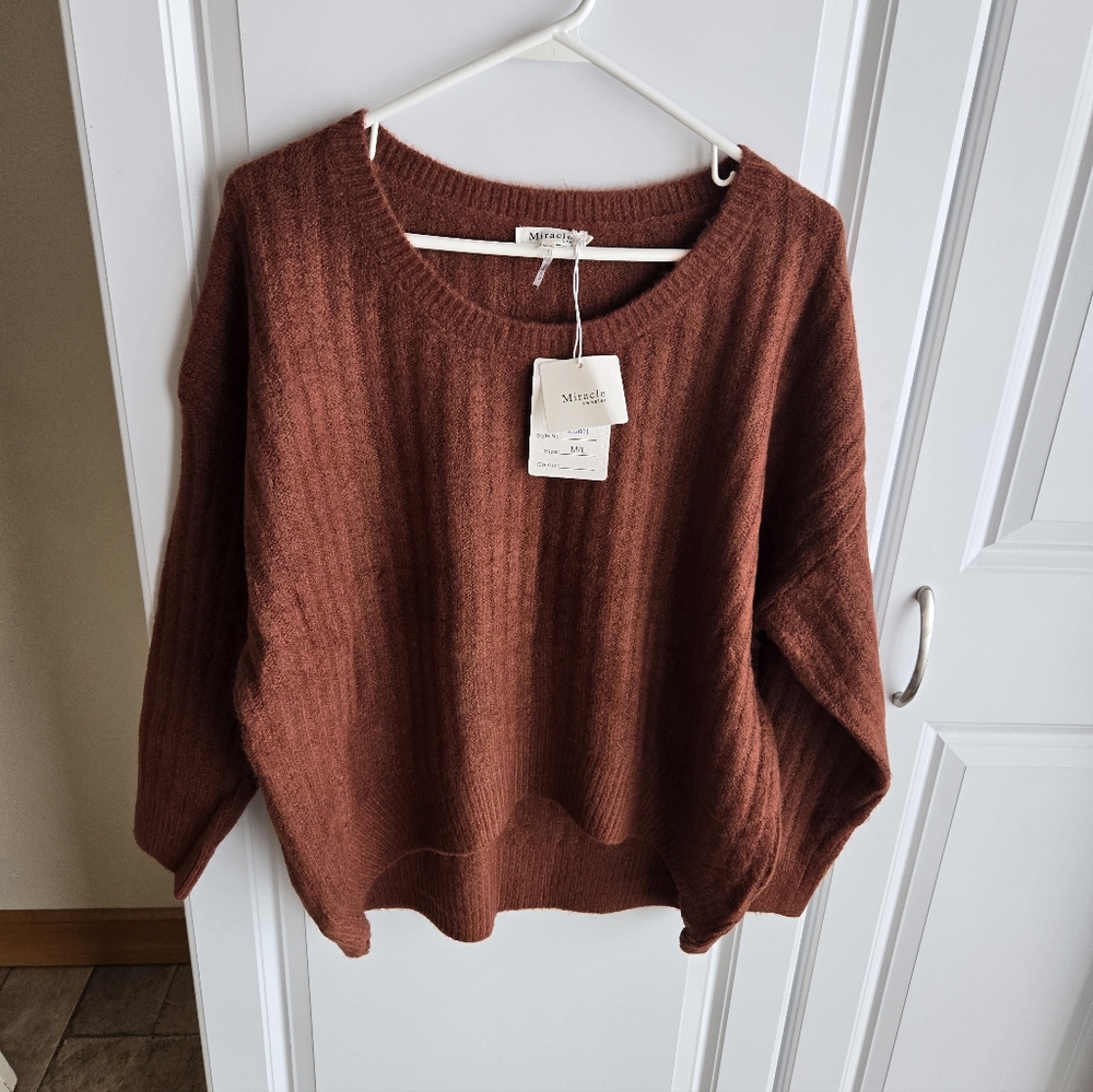 Miracpe Sweater M/L - Picture 5 of 5